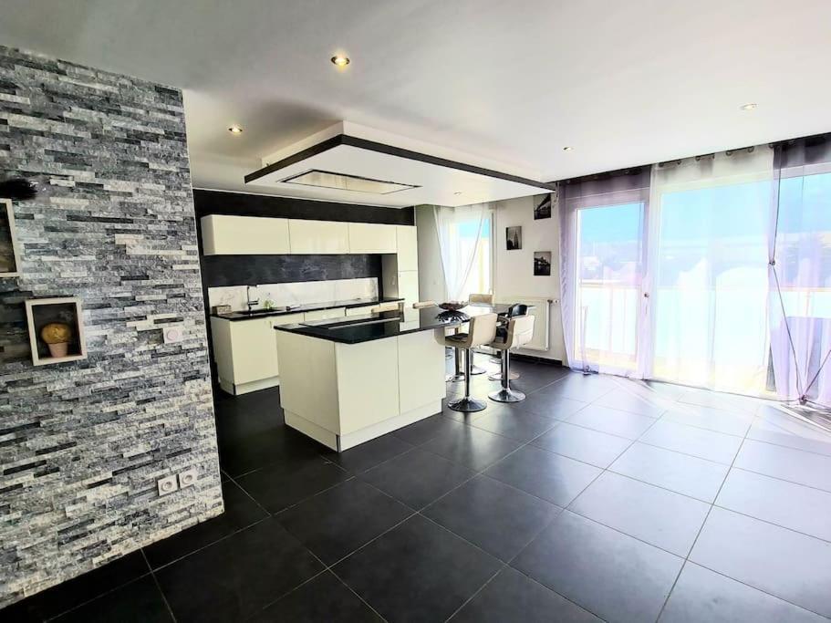 Grand Appartement Avec Vue Magnifique - Vercors - Une Experience Unique - Wifi Gratuit เกรอน็อบล์ ภายนอก รูปภาพ