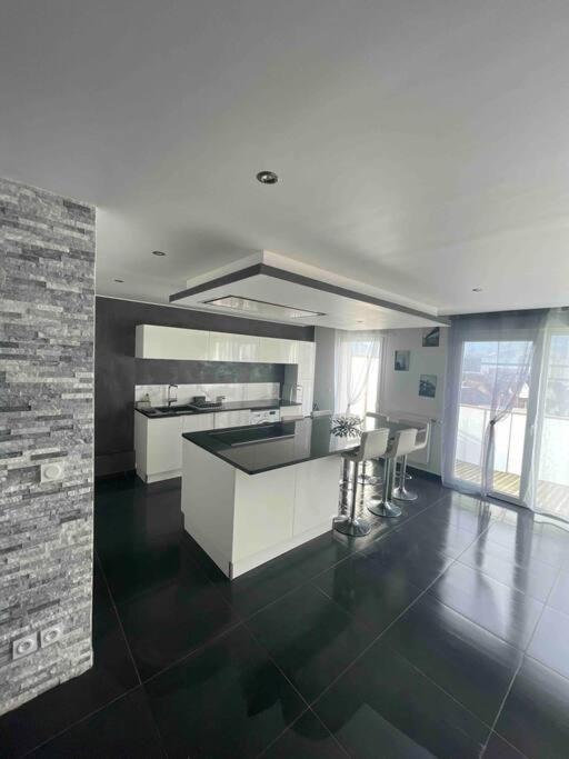 Grand Appartement Avec Vue Magnifique - Vercors - Une Experience Unique - Wifi Gratuit เกรอน็อบล์ ภายนอก รูปภาพ