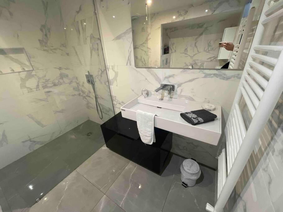 Grand Appartement Avec Vue Magnifique - Vercors - Une Experience Unique - Wifi Gratuit เกรอน็อบล์ ภายนอก รูปภาพ